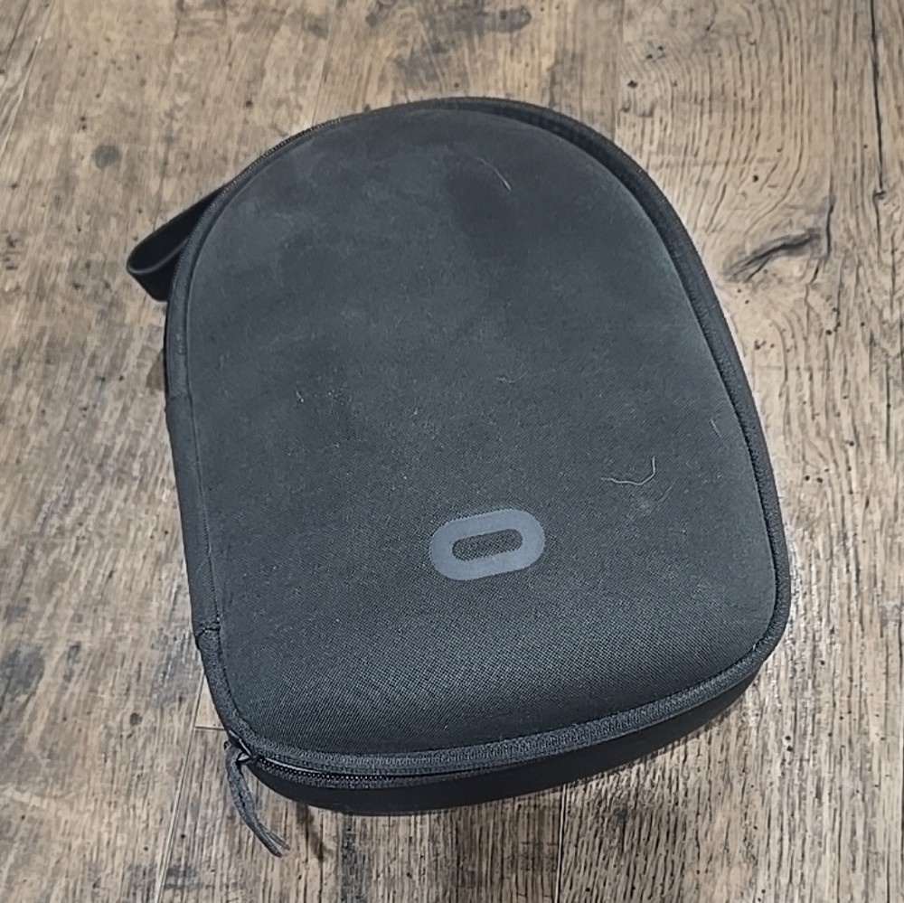 Meta Oculus quest travel case black
